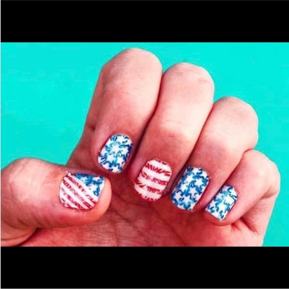 *Retired* Color Street: Flag, You’re It | Fourth of July Patriotic America - Picture 9 of 12